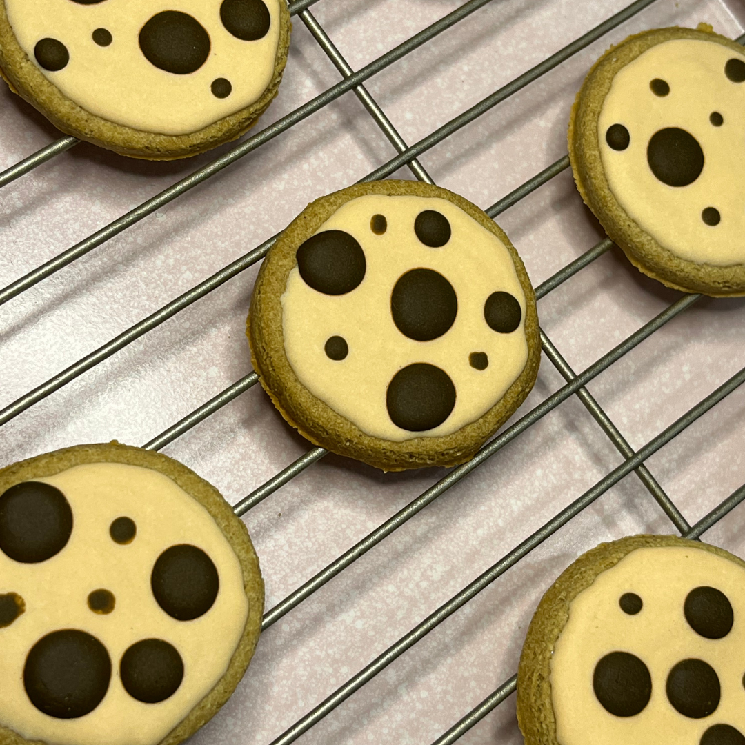 Doggie Cookie Jar - Peanut Butter/Carob Dog Treats